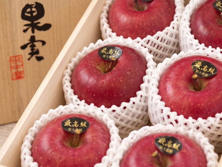 最高評価の果物が集まる市場から仕入れたりんご